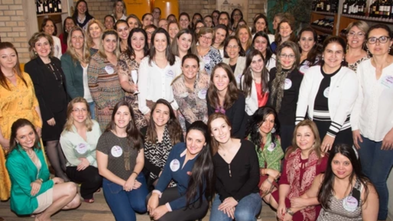 25fdf9_aad7aa751c6e4a208f7621e5866593b5_mv2